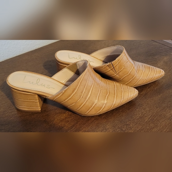 Lulus natural crocodile-embossed pointed toe mules size 5.5 - Picture 7 of 7